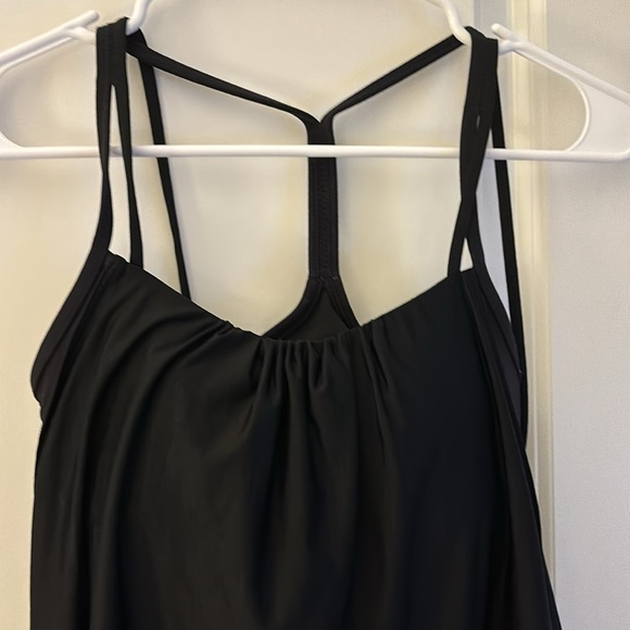 Lululemon black tank - Picture 4 of 4